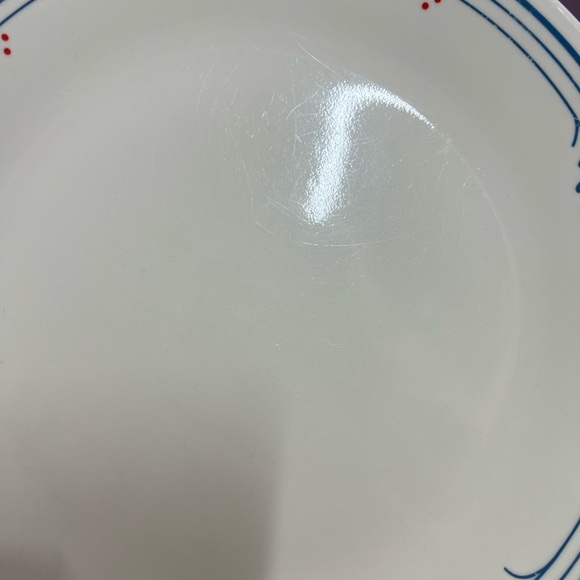 Corelle Cream and Blue Vintage Country Violets Corelle Dinner plates Set of 7 - Picture 9 of 16